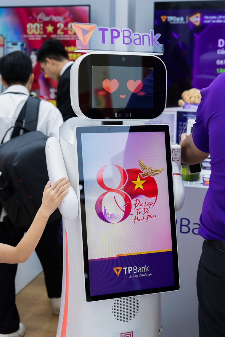 TPBank – Từ lựa chọn số hóa trong khó khăn đến khát vọng E-Vietnam ảnh 3