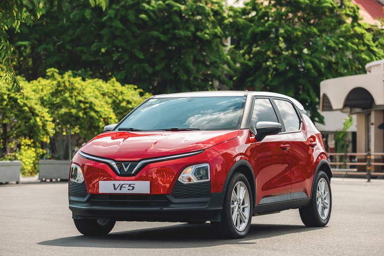 VinFast lập kỷ lục Việt Nam - Cán mốc 100.000 ô tô bán ra trong 3 quý đầu năm ảnh 2