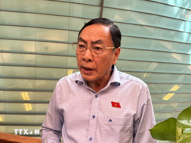 Đãi ngộ xứng đáng để giữ chân nhà giáo, phát triển giáo dục bền vững ảnh 2