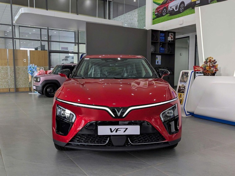 VF 7 Eco trong mắt người dùng: Cách âm nổi bật, không gian rộng rãi, chi phí tối ưu ảnh 1