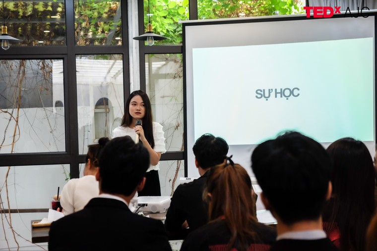 Nam sinh Học viện Ngoại giao giành giải quán quân cuộc thi học thuật TEDxAJC ảnh 1