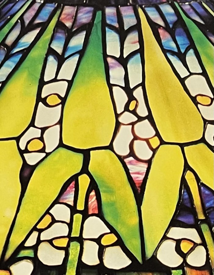 Đèn kính màu Arrowhead: Nét đẹp thầm lặng từ ao hồ ảnh 1