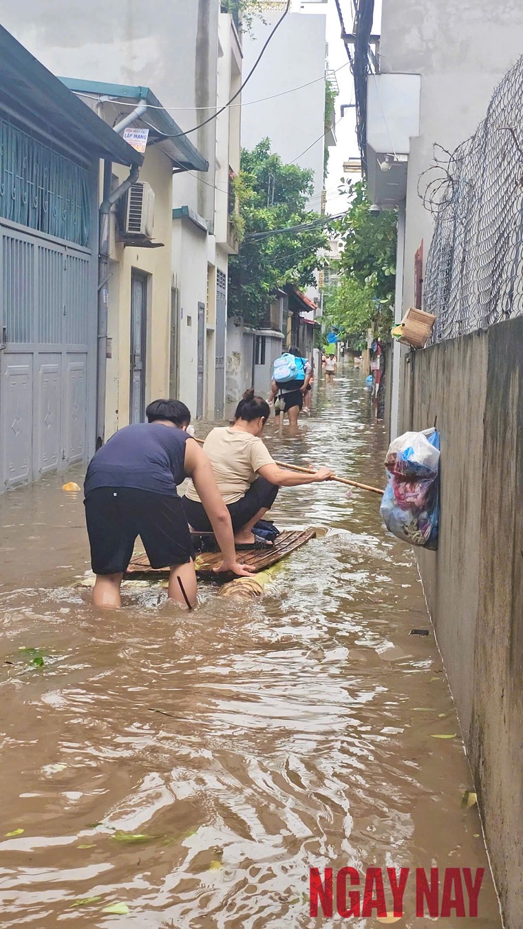 Hà Nội: Nước sông Hồng dâng cao gây ngập sâu tại quận Long Biên ảnh 13
