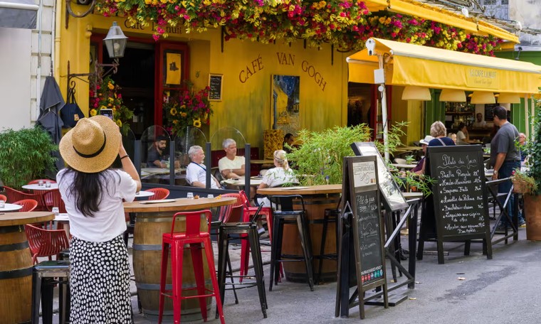 Arles: Thành phố của những sắc màu Van Gogh ảnh 3