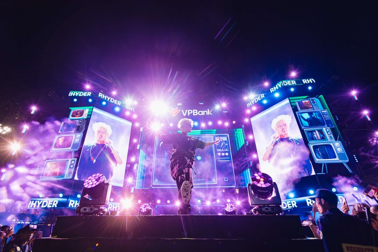 Bùng nổ cảm xúc với đêm khai mạc giải chạy VPIM 2024 ảnh 6