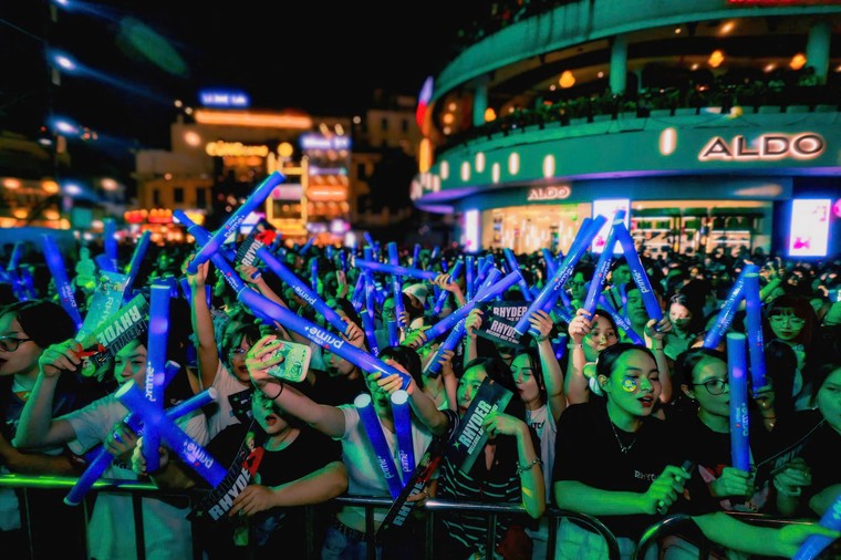 Bùng nổ cảm xúc với đêm khai mạc giải chạy VPIM 2024 ảnh 7