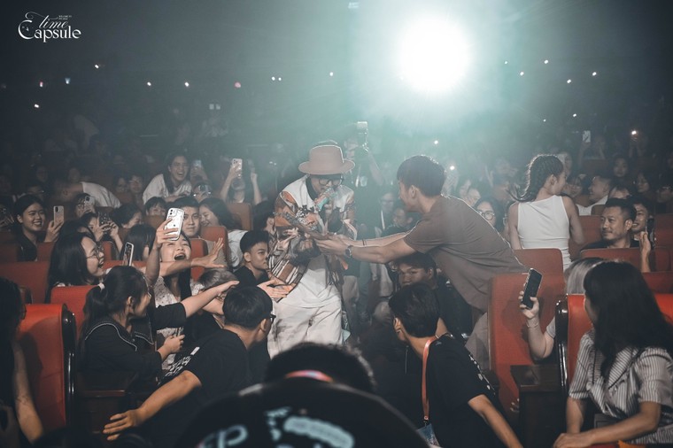 Cùng tân sinh viên đổ bộ đêm Đại nhạc hội “FPS 2024 - Time Capsule” ảnh 4