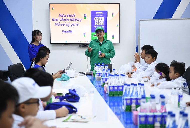 Vinamilk lan tỏa ý thức bảo vệ môi trường đến học sinh qua siêu nhà máy sữa và trang trại Green Farm ảnh 5