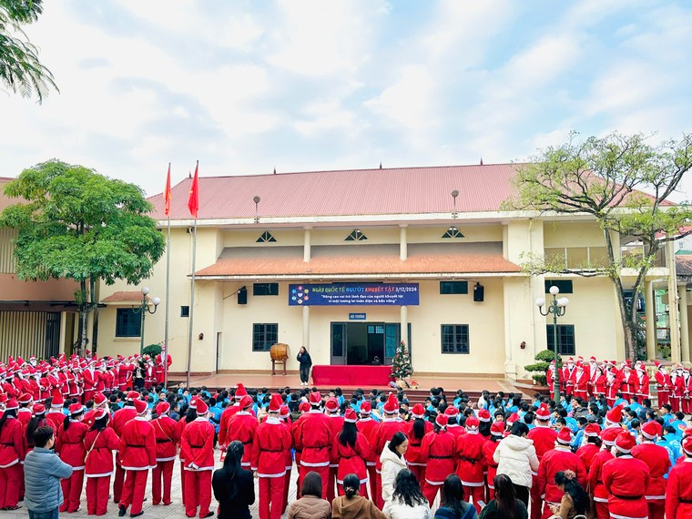 Danko City - Giáng sinh diệu kỳ với 300 ông già Noel ảnh 3