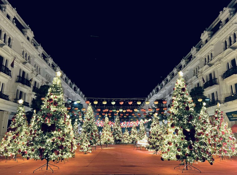 Danko City - Giáng sinh diệu kỳ với 300 ông già Noel ảnh 7