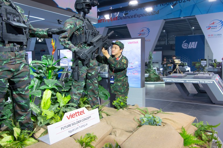 Viettel High Tech tôn vinh tinh thần dân tộc và công nghệ quốc phòng tiên tiến tại Vietnam Defence Expo 2024 ảnh 4