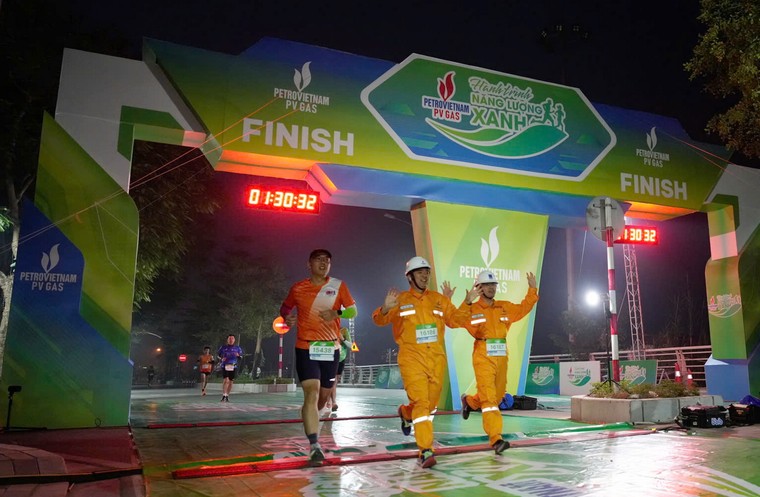 Dấu ấn rực rỡ của Giải chạy “PV GAS - Hành trình năng lượng xanh” tại Hà Nội ảnh 2