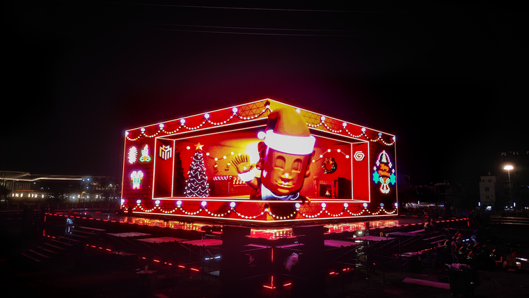 Dàn sao lần đầu trình diễn trên sân khấu LED lập phương lớn bậc nhất Việt Nam ảnh 4
