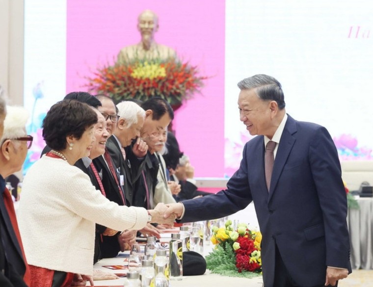 Tổng Bí thư Tô Lâm: Đội ngũ văn nghệ sỹ sẽ chiếm lĩnh những đỉnh cao mới ảnh 1