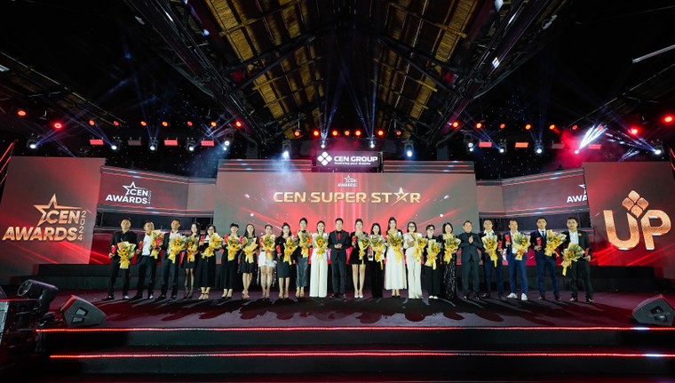 Shark Hưng “cực cháy” tại Cen Awards 2024: Cen Up ảnh 2