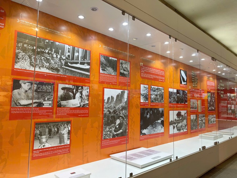 Khai mạc trưng bày chuyên đề “Đất nước trọn niềm vui” ảnh 2