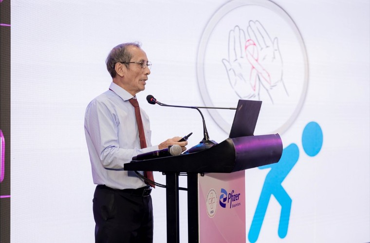 Các chuyên gia thảo luận về thực tiễn và tương lai của việc tiếp cận các liệu pháp sinh học trong điều trị ung thư vú ảnh 2