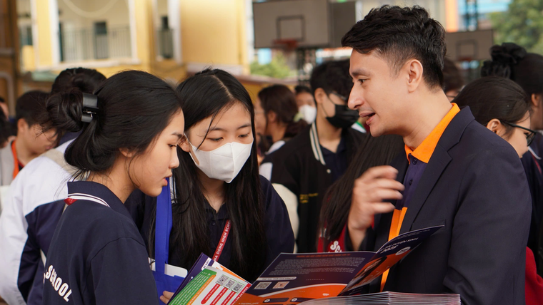 Đồng hành với tương lai số ảnh 4