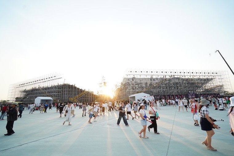 “V-Concert Rạng rỡ Việt Nam”: “Đêm huyền thoại” kích hoạt thành phố Expo đầu tiên tại Việt Nam ảnh 1