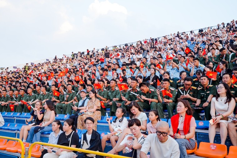 “V-Concert Rạng rỡ Việt Nam”: “Đêm huyền thoại” kích hoạt thành phố Expo đầu tiên tại Việt Nam ảnh 2