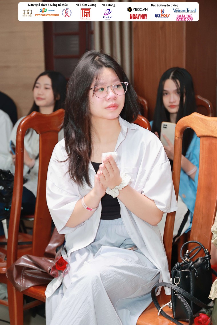 “Diệu Hồng Việt” bùng nổ - Tôn vinh phụ nữ ung thư vú qua cổ phục Việt, chạm đến trái tim hàng trăm người ảnh 5