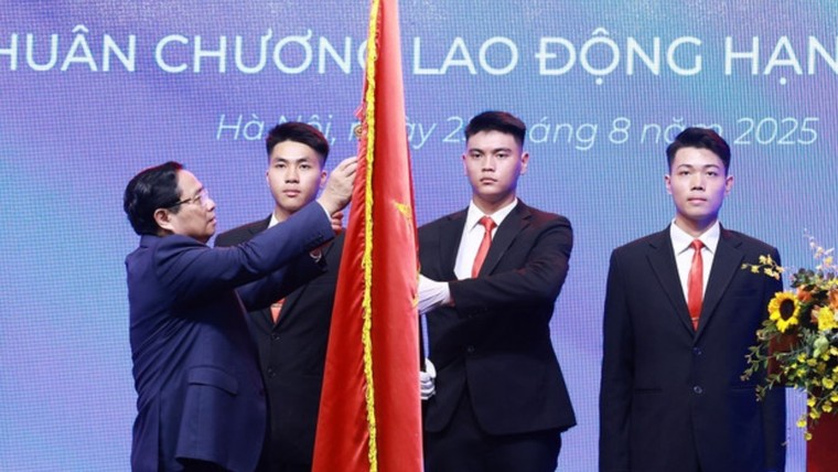 Thủ tướng: Đưa xây dựng và thi hành pháp luật thành lợi thế cạnh tranh quốc gia ảnh 1