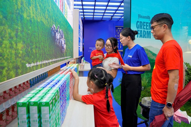Không gian trưng bày và trải nghiệm của Vinamilk hút khách tại Triển lãm thành tựu đất nước 80 năm ảnh 6