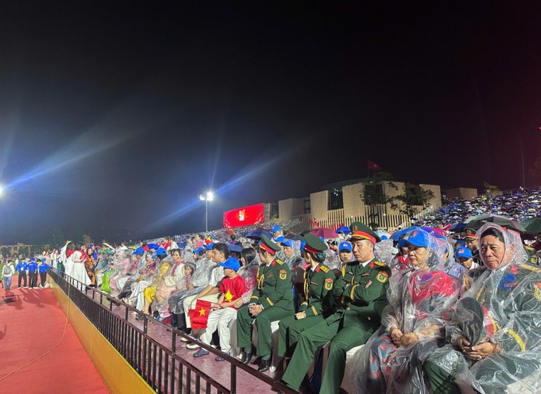 Không khí Quảng trường Ba Đình trước giờ tổng duyệt diễu binh, diễu hành ảnh 4