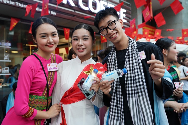 Gần 1 triệu sản phẩm Vinamilk tiếp sức cho đại lễ kỷ niệm 80 năm Quốc khánh 2/9 ảnh 2