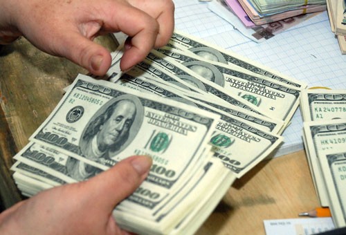 Từ hôm nay, cá nhân gửi tiền bằng USD lãi suất 0% ảnh 1