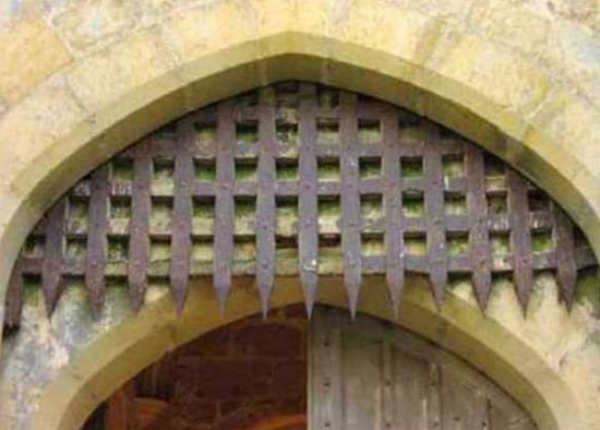 Sự thật thú vị về những lâu đài cổ ở Châu Âu ảnh 2