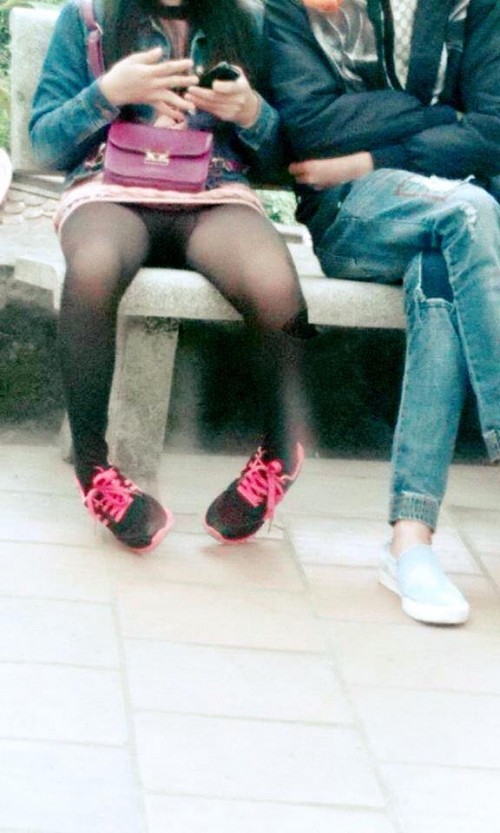 Giới trẻ ‘diện đồ đi chùa như lên bar’ gây bức xúc ảnh 2