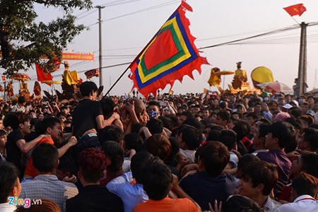 Những hình ảnh khủng khiếp ở các lễ hội đầu năm mới ảnh 4