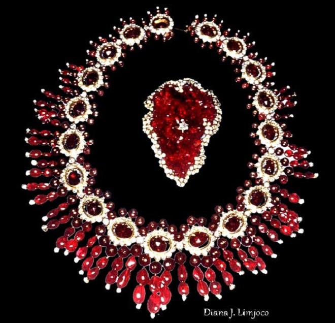 Chiêm ngưỡng bộ trang sức 'khủng' của vợ nhà độc tài Philippines ảnh 3