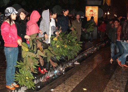 Hái lộc đầu năm thế nào mới đúng? ảnh 1