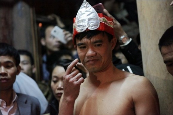 Ngại ngùng cặp đôi làm 'chuyện ấy' ở lễ hội Linh tinh tình phộc ảnh 1