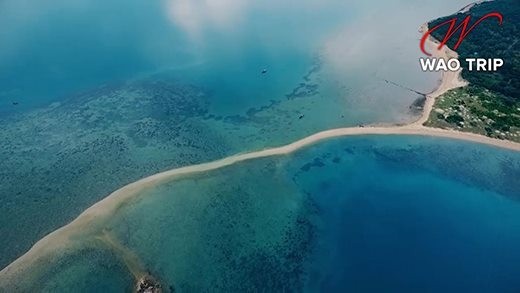 Cận cảnh hòn đảo có lối di giữa biển duy nhất ở Việt Nam ảnh 3