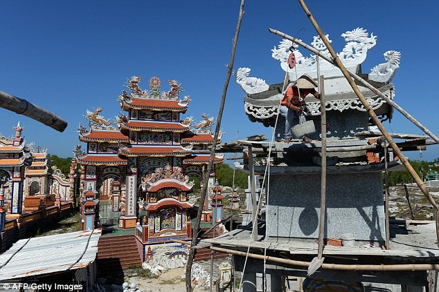 Nghĩa trang ‘rồng’ tiền tỷ ở Việt Nam lên báo nước ngoài ảnh 4