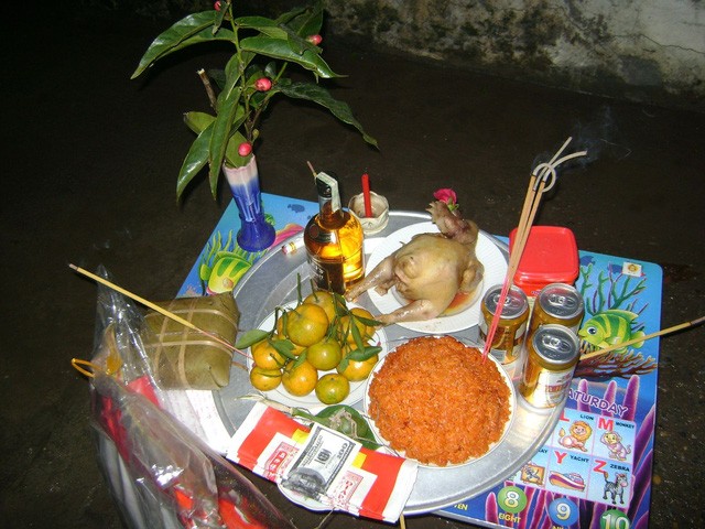 Mâm cỗ cúng Giao thừa 'đúng' và 'đủ' ảnh 1