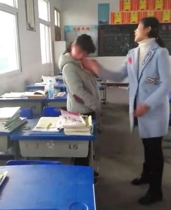 Nữ sinh TQ bị đạp liên hồi, tát tới tấp vào mặt gây sốc ảnh 2