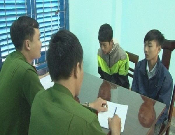 Bắt giam hai học sinh 'côn đồ' đánh bạn học vỡ lún xương sọ ảnh 1