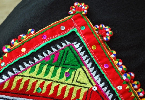 Ý nghĩa của chiếc khăn Piêu - biểu tượng tín ngưỡng người Thái ảnh 1