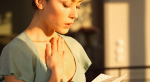 Bí mật đau đớn sau cuốn sổ tiết kiệm cả chục tỷ đồng của chồng ảnh 1