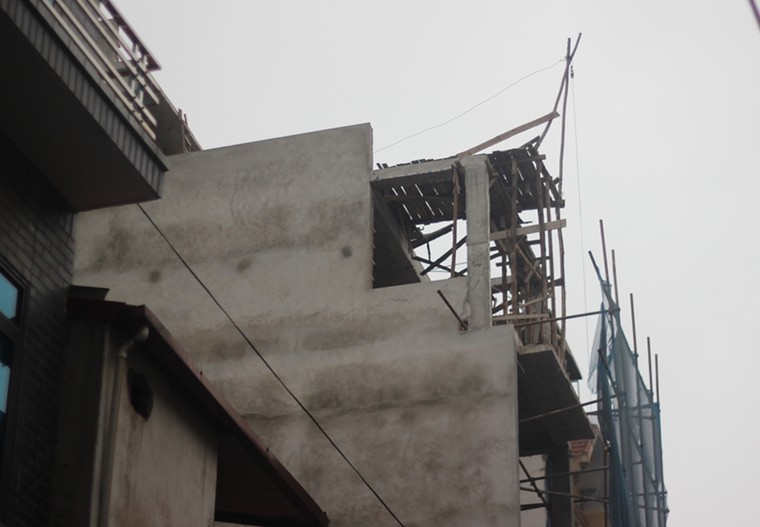 Công trình 30 Khương Trung dù sai phép vẫn gấp rút hoàn thiện ảnh 2