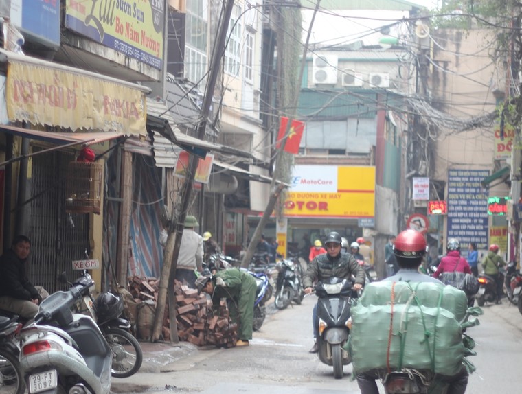 Công trình 30 Khương Trung dù sai phép vẫn gấp rút hoàn thiện ảnh 3