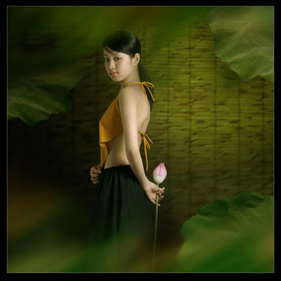 Bộ ảnh 'Lang nữ áo yếm' đang nhân danh nghệ thuật để khoe thân? ảnh 4