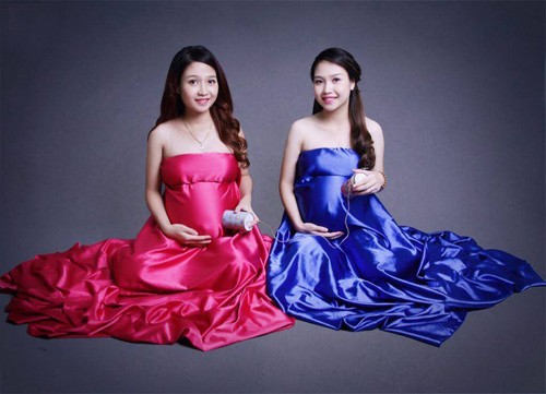 Kỳ diệu: Chị em sinh đôi cùng chuyển dạ một ngày ảnh 4