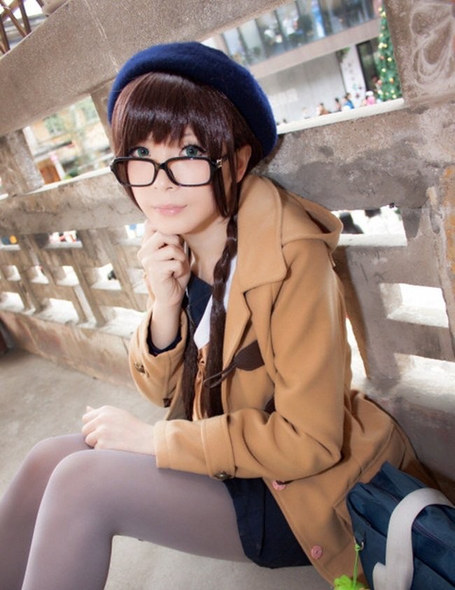 Học sinh 'ngã ngửa' khi biết thầy giáo là hot girl nổi tiếng ảnh 1