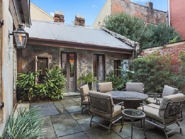 Bất ngờ bên trong ngôi nhà ‘ổ chuột’ 1,6 triệu USD ảnh 7