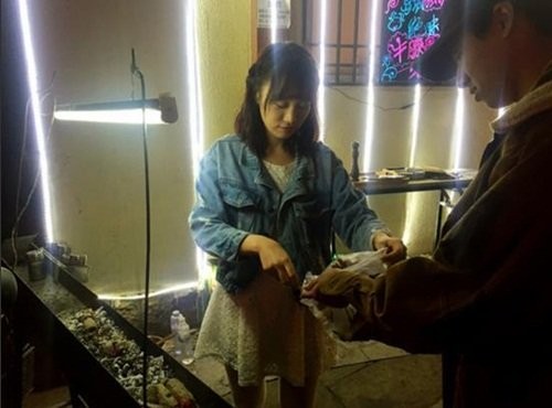 Hot girl bán thịt xiên sở hữu vẻ đẹp trong sáng như 'nữ thần' ảnh 3